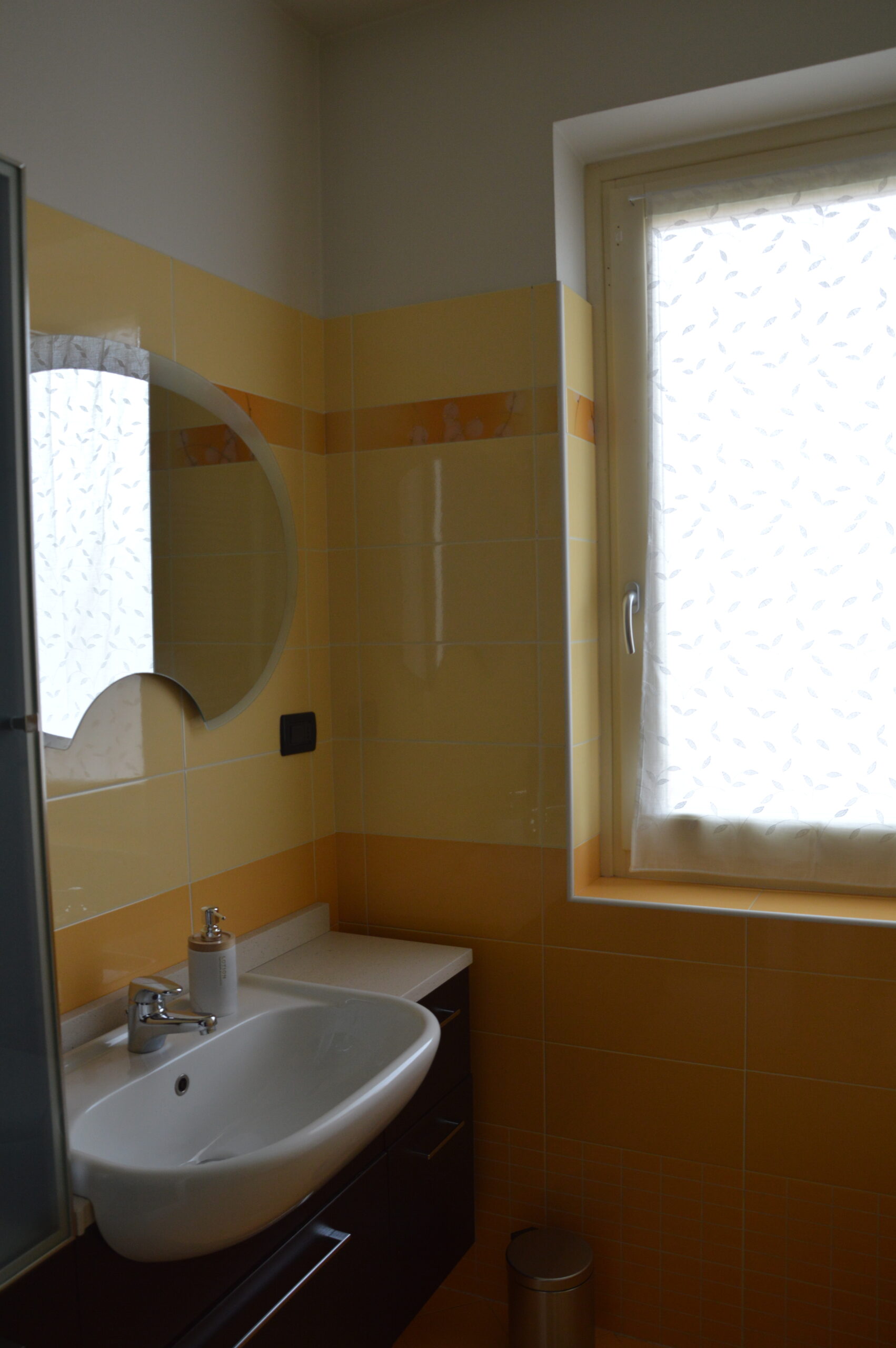 Cucina luminosa e totalmente attrezzata di Casa Emma