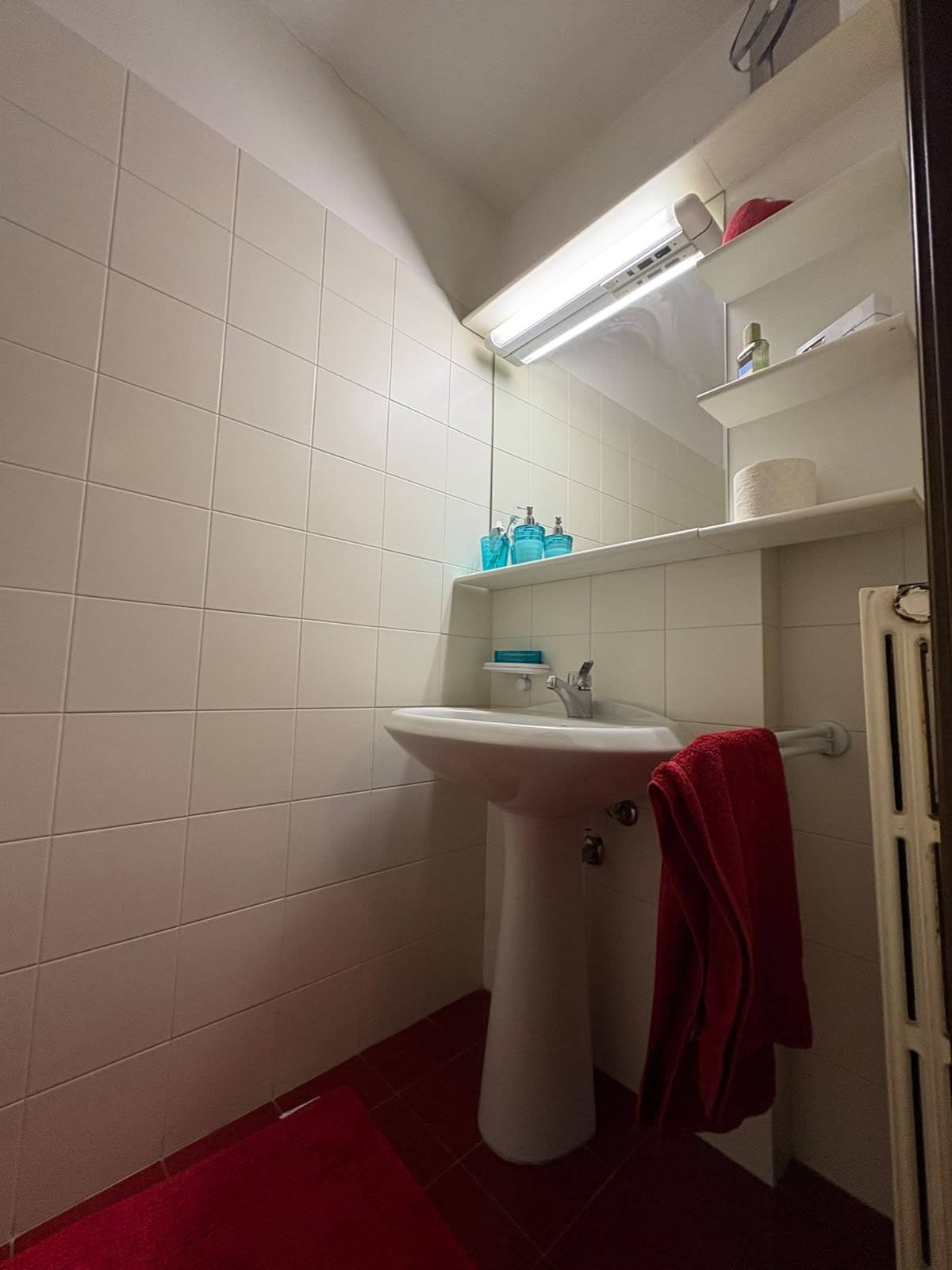 Prima camera da letto spaziosa, luminosa e confortevole