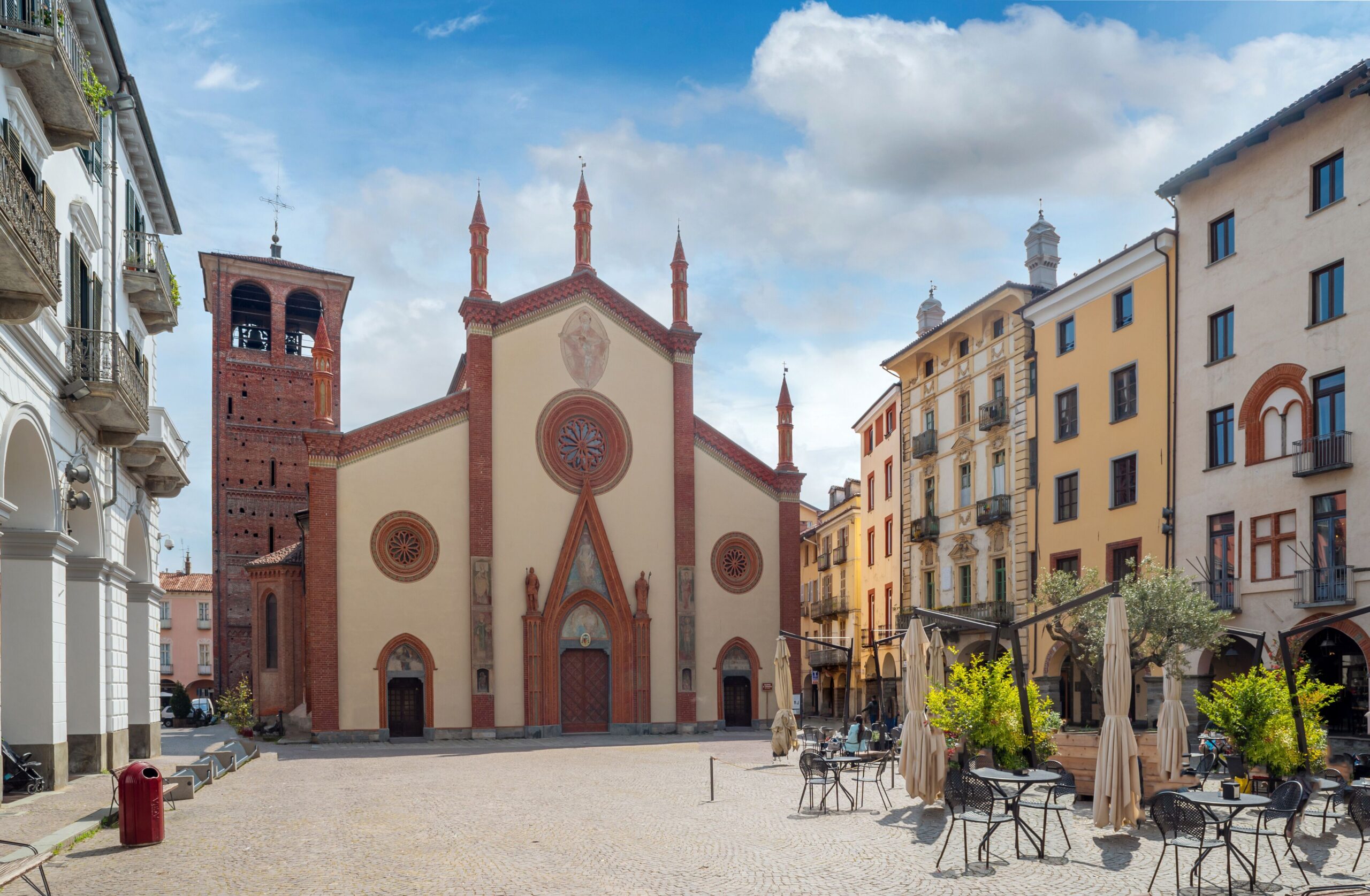 Cosa vedere nei dintorni di Torre Pellice: centro storico e vicoli medievali di Pinerolo